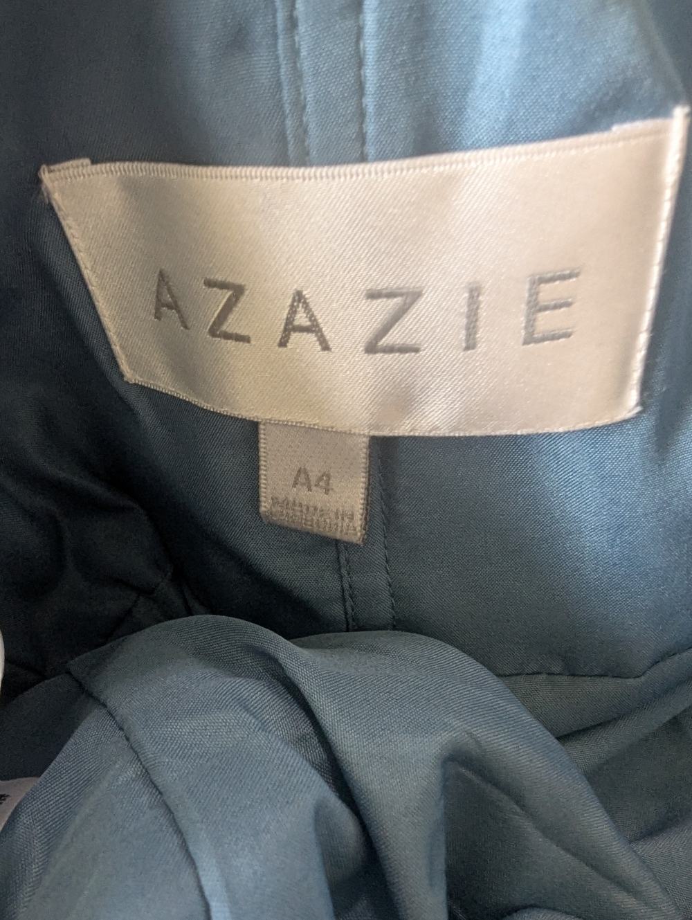 Azazie : Alia In Bermuda - Picture 5 of 5
